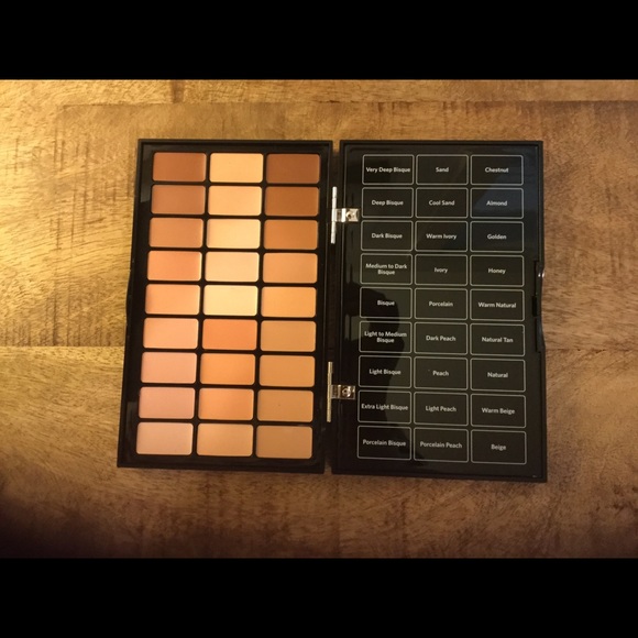Bobbi Brown BBU Pro Face Palette - Picture 5 of 8